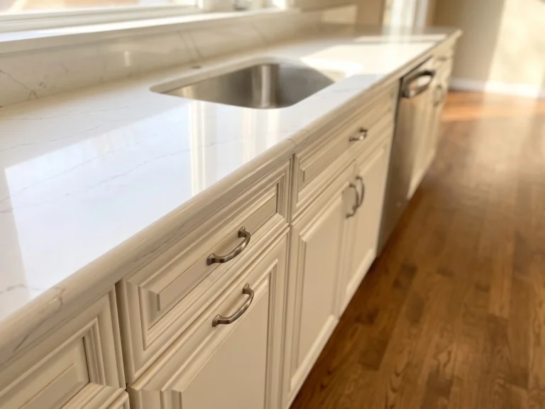1/2 Bullnose countertop edge on white quartz